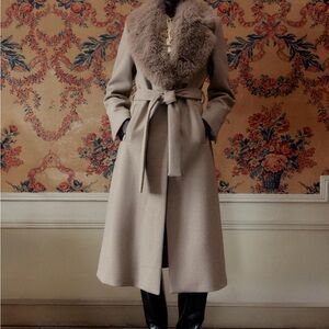 Zara Elegant Coat with fur-effect wool lapel and belt - Size Small